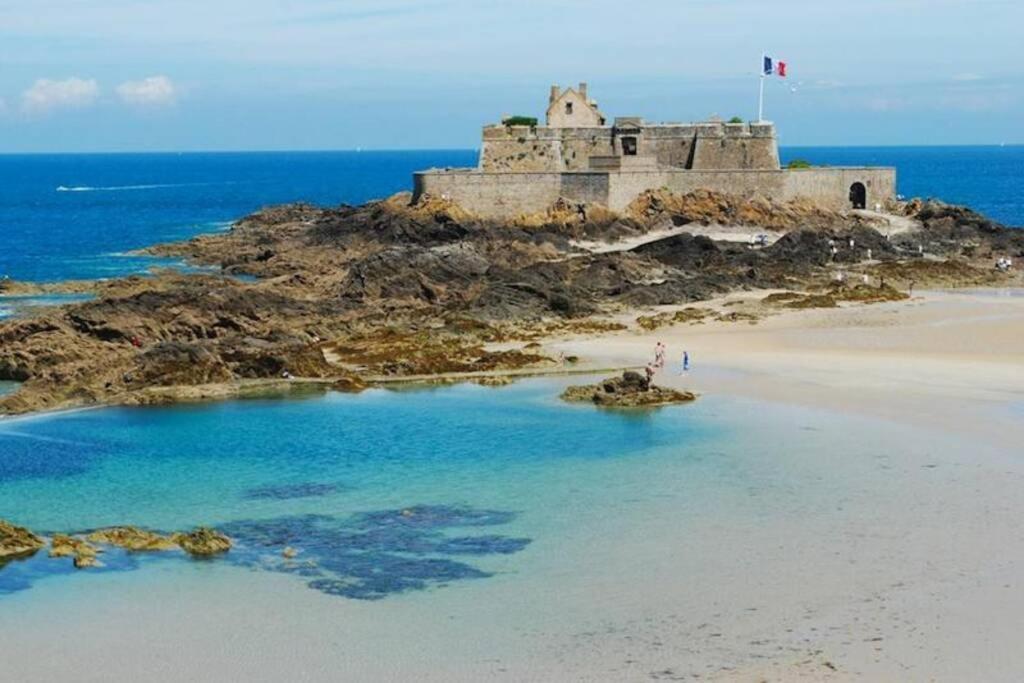 Апартаменты Le Plongeoir De Bon-Secours Сен-Мало Экстерьер фото